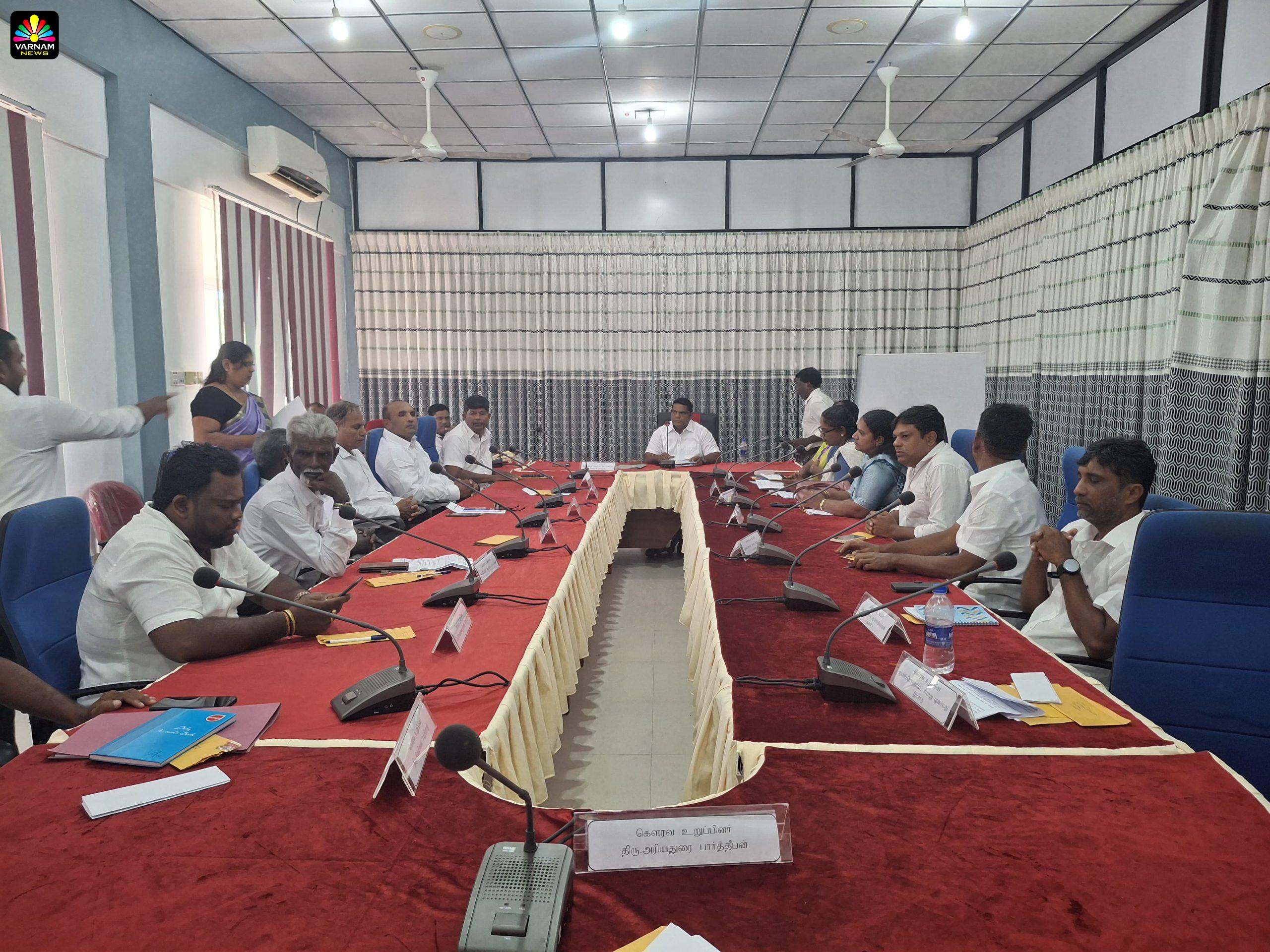 மன்னார் நகர சபை கன்னி அமர்வில் குழப்பம் ( வீடியோ)