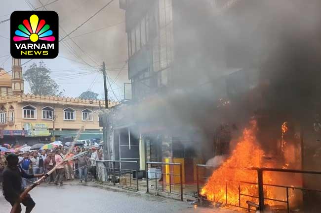 ஹட்டனில் பாதணி விற்பனை நிலையமொன்றில் தீ பரவல்