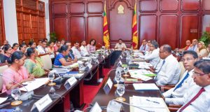 சுற்றுலா வலயங்களில் அமைந்துள்ள ஜனாதிபதி மாளிகைகளை சுற்றுலா விடுதிகளாக மாற்ற முதலீடு செய்யுங்கள்- ஜனாதிபதி