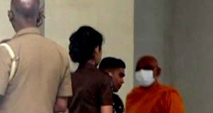 அத்துரலியே ரதன தேரருக்கு விளக்கமறியல்