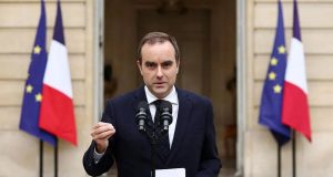 பிரான்ஸ் பிரதமர் திடீர் பதவி விலகல்