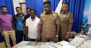 ஒரு கோடி பெறுமதியான ஸ்மார்ட் போன்கள் உள்ளிட்ட பொருட்கள் பறிமுதல்