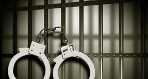 தனியார் பஸ்ஸில் போதைப்பொருளை கொண்டுச்சென்ற 03 சந்தேகநபர்கள் கைது