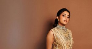 கிளாமர் லுக்கில் நடிகை பிரியங்கா மோகன்