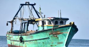 இந்திய கடற்றொழிலாளர்கள் 14 பேர் கைது