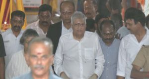 மதுரை மீனாட்சியம்மனை தரிசித்த முன்னாள் ஜனாதிபதி