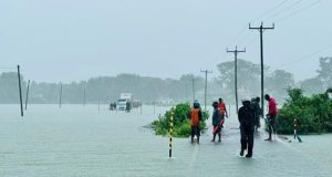 சீரற்ற வானிலையால் ஆயிரத்துக்கும் மேற்பட்டோர் பாதிப்பு