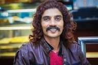 பிரபல பாடகர் நவகம்புர கணேஷ் காலமானார்