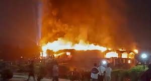 இந்தியாவின் கோவாவின் இரவு விடுதியொன்றில் தீப்பரவல்