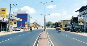 கண்டி – கொழும்பு வீதியில் கடவத்தை பகுதியில் போக்குவரத்து மட்டுப்பாடு