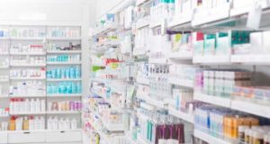 இலங்கையில் 55% தனியார் மருந்தகங்கள் மூடப்படும் அபாயம்