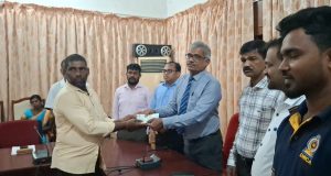 மன்னாரில் வெள்ளத்தால் பாதிக்கப்பட்ட 45 கோயில்களுக்கு 25,000 ரூபா கொடுப்பனவு