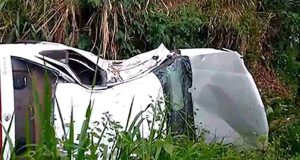 அவிசாவளையில் கோர விபத்து – மூவர் பலி