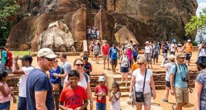 சுற்றுலாப் பயணிகளின் எண்ணிக்கை 400,000 ஐ கடந்தது