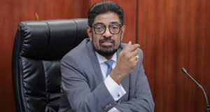 75 மில்லியன் நஷ்டஈட்டை செலுத்த கெஹெலியவுக்கு உத்தரவு