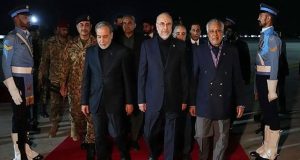 அமெரிக்கா – ஈரான் அமைதிப் பேச்சுவார்த்தை இன்று பாகிஸ்தானில் ஆரம்பம்