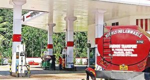 எரிபொருள் நிரப்பு நிலைய உரிமையாளர்கள் நாளை பணிப்பகிஷ்கரிப்பு
