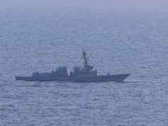 ஹோர்முஸ் நீரிணையில் ஈரானியக் கப்பலைத் தடுத்து நிறுத்திய அமெரிக்கப் போர்கப்பல்