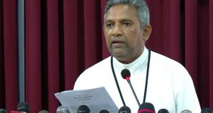 பாதுகாப்பு பிரதி அமைச்சரைப் பதவியிலிருந்து நீக்குமாறு கோரிக்கை