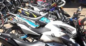 சட்டவிரோத மோட்டார் சைக்கிள்களுடன் 16 பேர் கைது