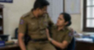 பெண் பொலிஸ் உத்தியோகத்தரின் மடியில் அமர்ந்த பொலிஸ் கான்ஸ்டபிள் பணி இடைநீக்கம்!