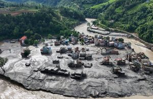 நேபாளம்–சீனா எல்லையில் பேரழிவு வெள்ளம். 1,400-க்கும் மேற்பட்டோர் மாயம்